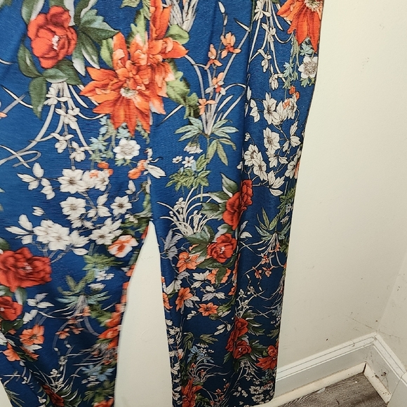 Elegant Floral Maxi Dress in Blue and Red - Picture 7 of 11